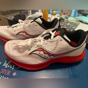 Brand new Saucony Kinvara 13s. Size 7.5